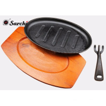 Oval Cast-Iron Sizzling Platter with Wooden Tray